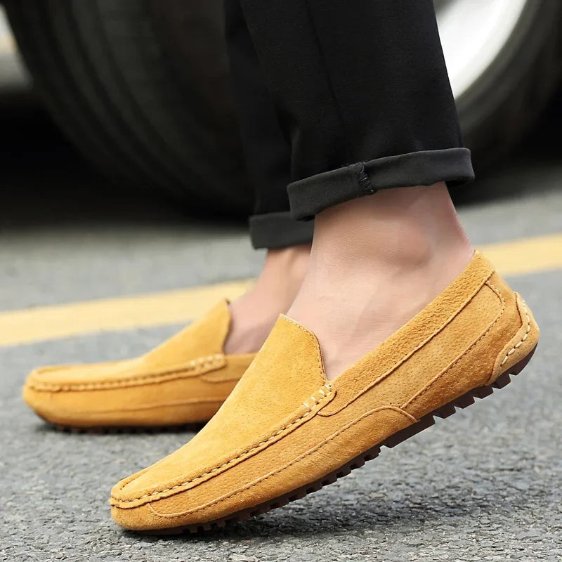 Mocassins masculinos de couro de camurça de luxo 2024 sapatos casuais para homens sapatos de barco feitos à mão sapatos de condução slipon mocassins masculinos zapatos