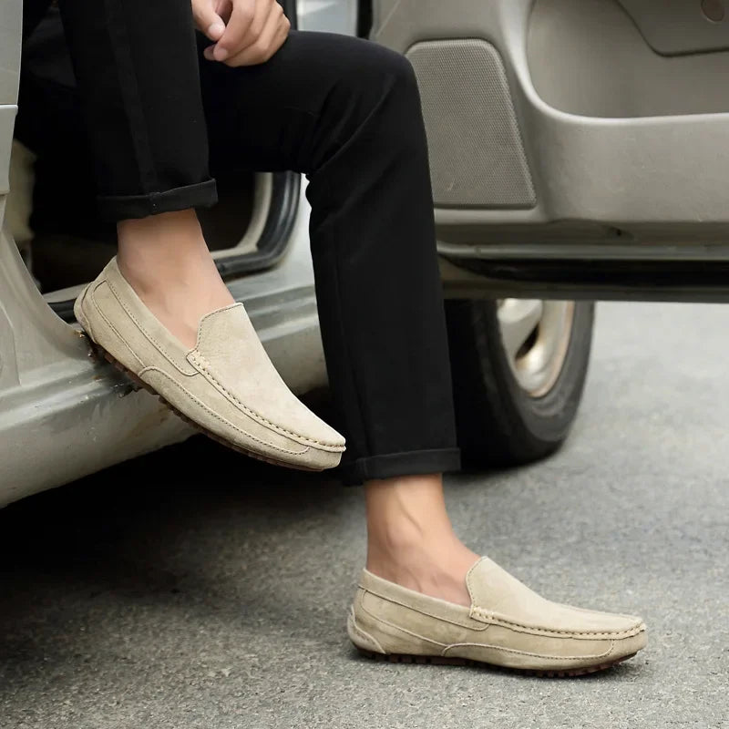 Mocassins masculinos de couro de camurça de luxo 2024 sapatos casuais para homens sapatos de barco feitos à mão sapatos de condução slipon mocassins masculinos zapatos