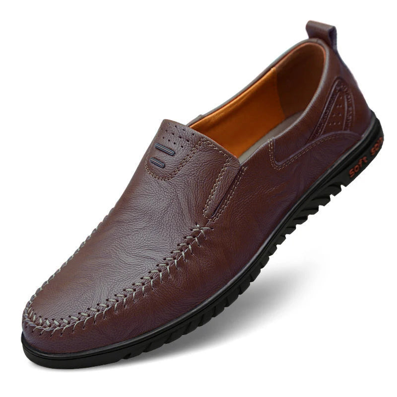 CLOHOO Mocassins masculinos confortáveis de sola macia, versáteis, casuais, sapatos formais de couro
