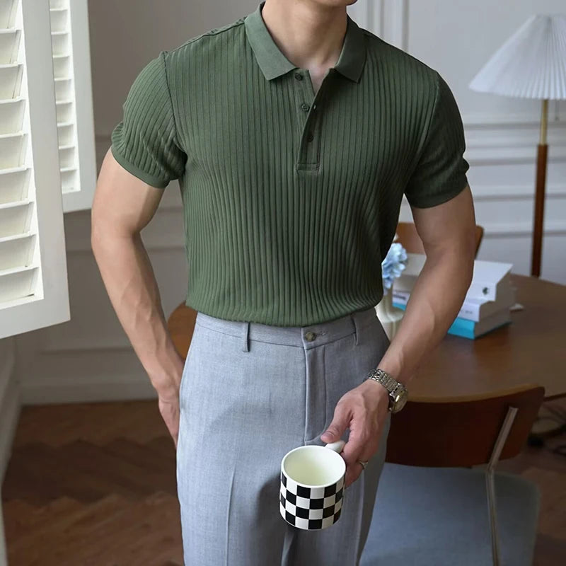 Camisa polo masculina de malha listrada vertical verão novo fino cor sólida respirável gola virada para baixo negócios manga curta polo topos