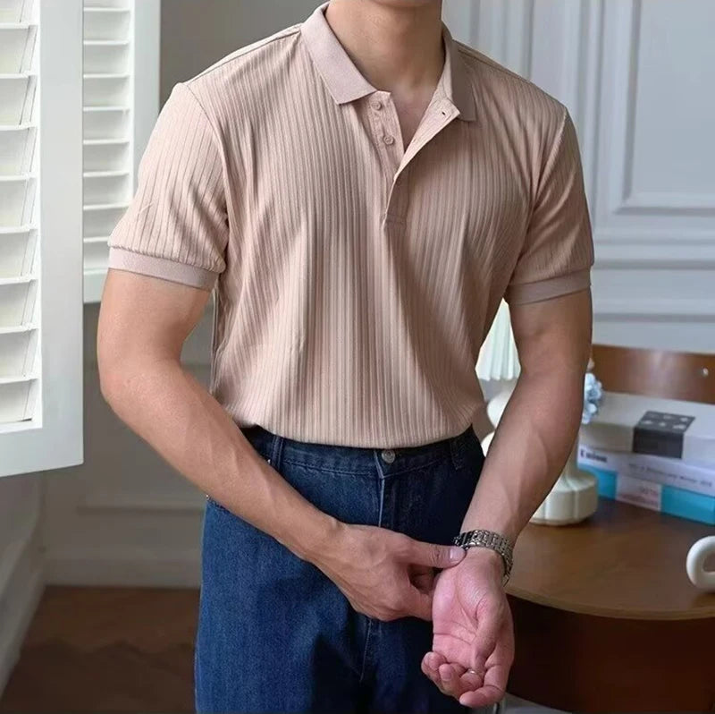 Camisa polo masculina de malha listrada vertical verão novo fino cor sólida respirável gola virada para baixo negócios manga curta polo topos